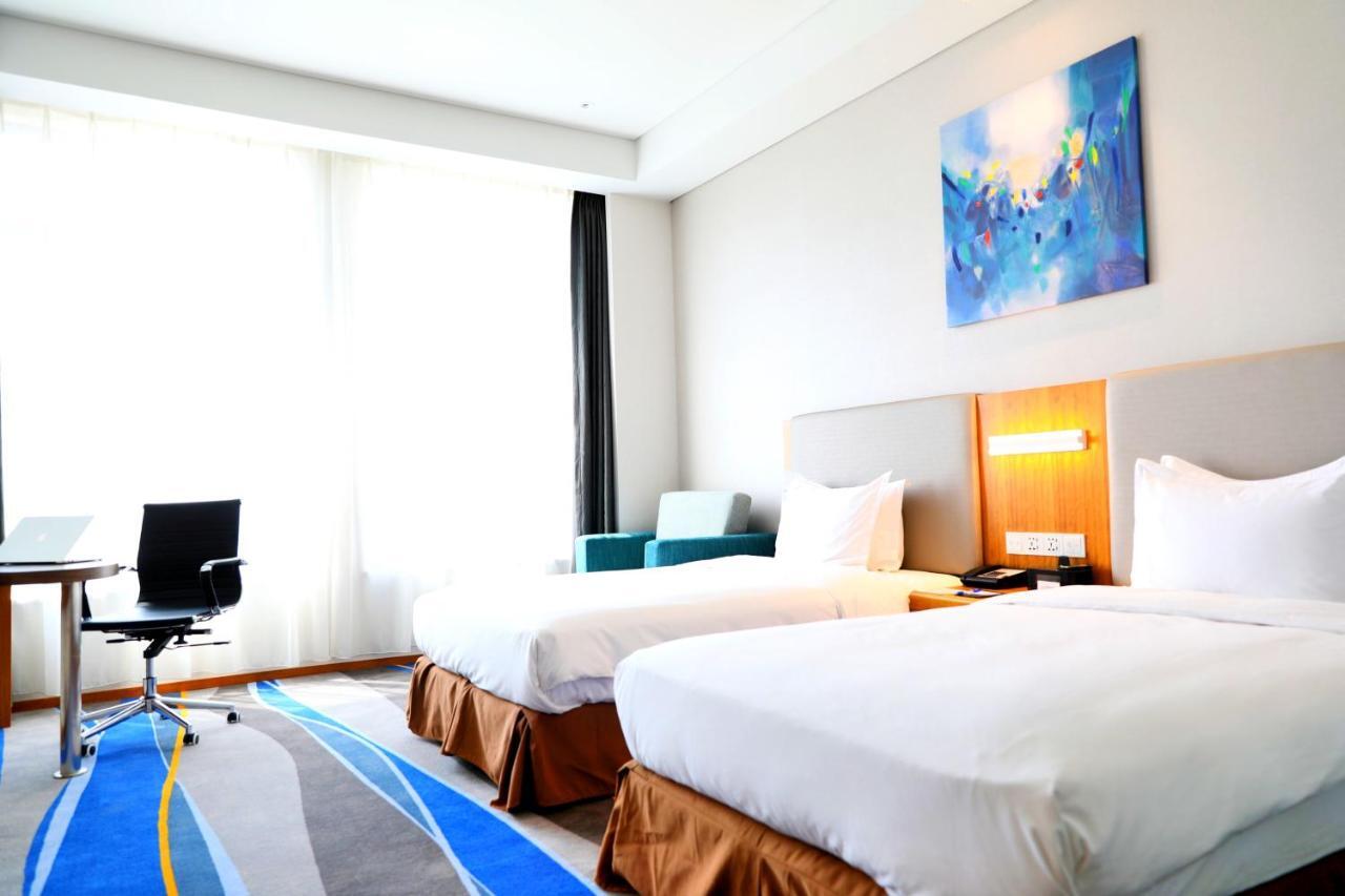 Holiday Inn Express Luoyang Xiyuan Buitenkant foto
