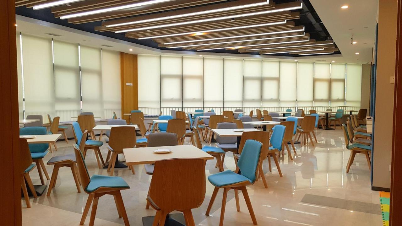 Holiday Inn Express Luoyang Xiyuan Buitenkant foto