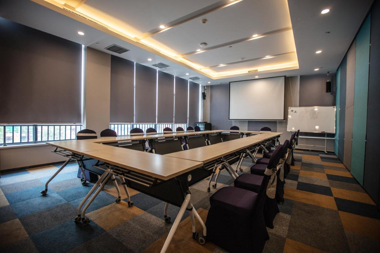 Holiday Inn Express Luoyang Xiyuan Buitenkant foto