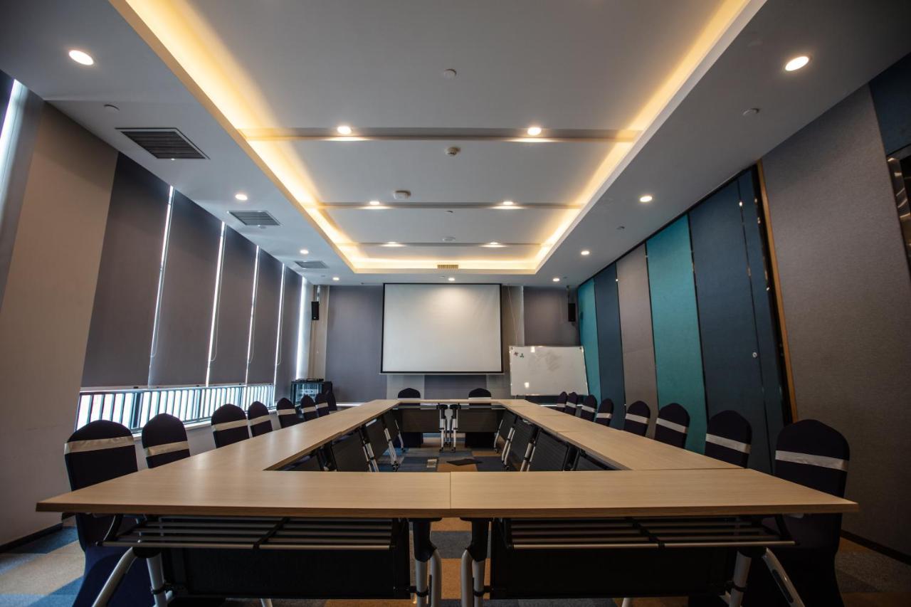 Holiday Inn Express Luoyang Xiyuan Buitenkant foto
