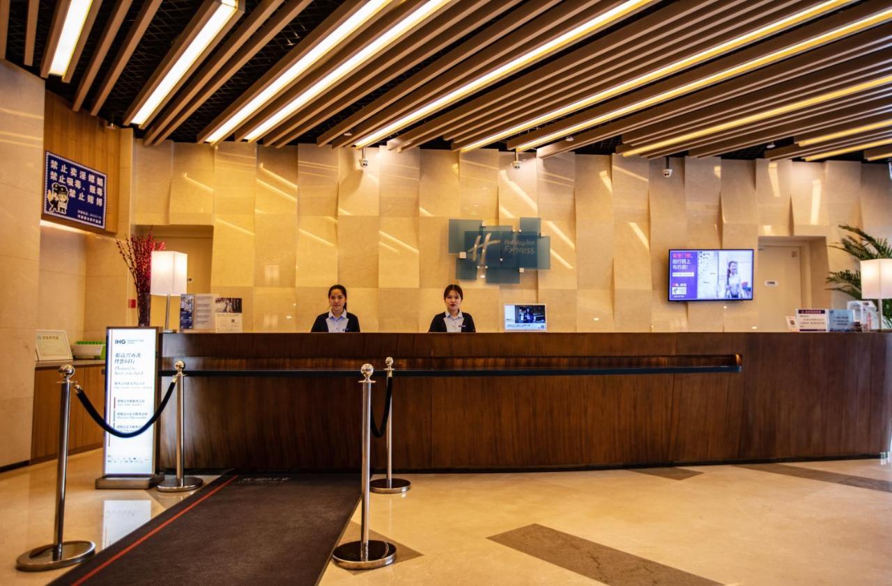 Holiday Inn Express Luoyang Xiyuan Buitenkant foto